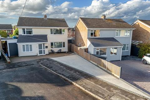 4 bedroom detached house for sale, Barnard Gardens, Market Harborough LE16