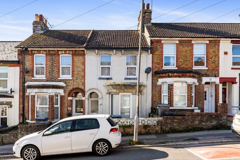 2 bedroom terraced house to rent, Eaton Road, Dover, CT17