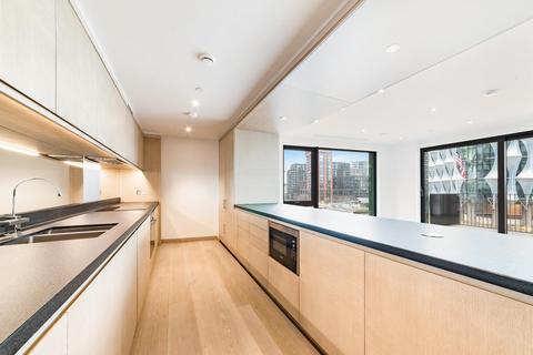 3 bedroom apartment to rent, Legacy Building, Embassy Gardens, London, SW11