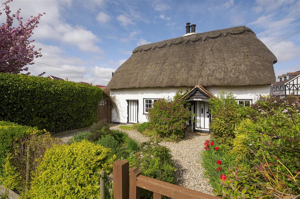 Monkton Street, Monkton, Ramsgate 2 bed detached house for sale £450,000