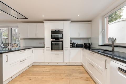 126 Morningside Drive, Edinburgh, EH10 5NS