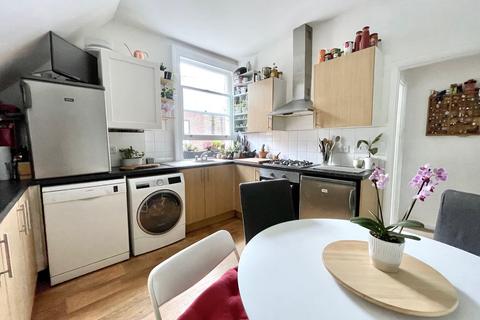 2 bedroom flat for sale, Sanderstead Road, South Croydon CR2