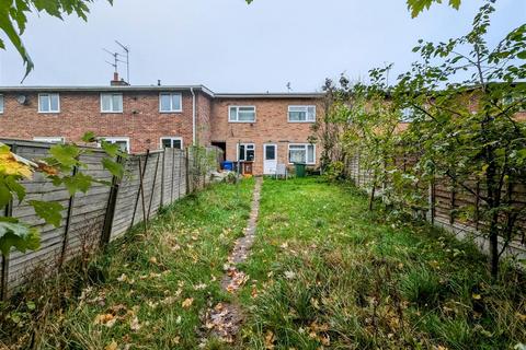 4 bedroom terraced house for sale, Croyde Avenue, Corby NN18