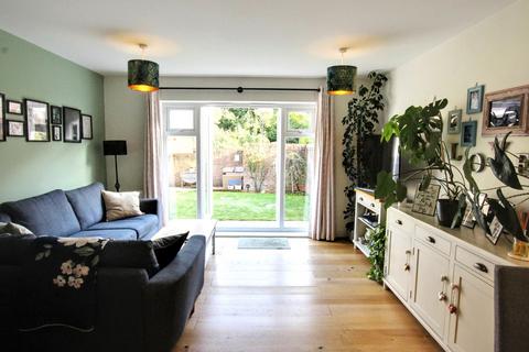 88 Renfields, Haywards Heath, RH16 4TG