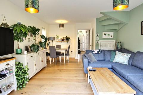 88 Renfields, Haywards Heath, RH16 4TG