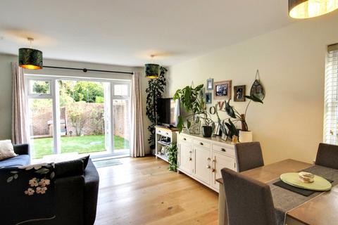 88 Renfields, Haywards Heath, RH16 4TG