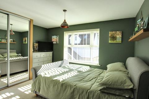 88 Renfields, Haywards Heath, RH16 4TG