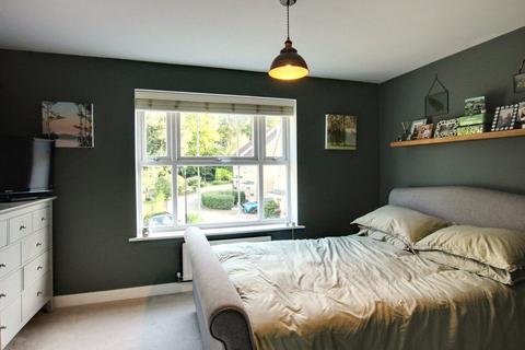 88 Renfields, Haywards Heath, RH16 4TG