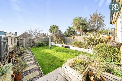 7 Hillside, Southwick, Brighton, BN42 4QD