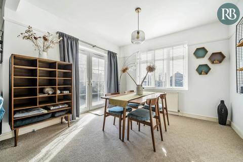 7 Hillside, Southwick, Brighton, BN42 4QD