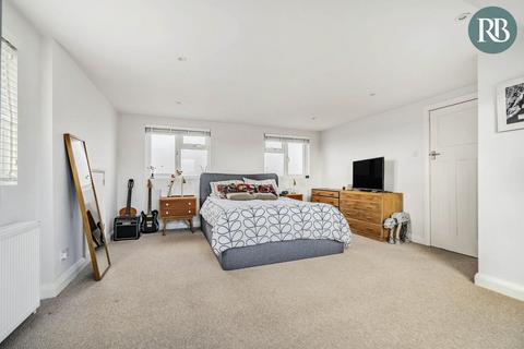 7 Hillside, Southwick, Brighton, BN42 4QD