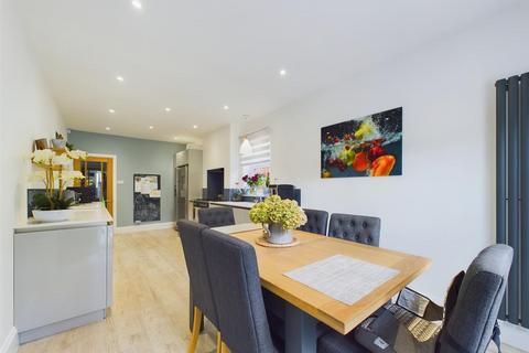 27 Barnwood Avenue, Gloucester, GL4 3AB