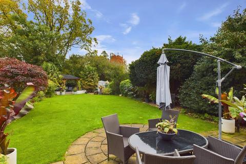 27 Barnwood Avenue, Gloucester, GL4 3AB