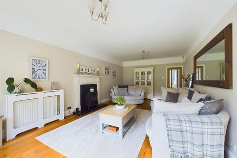 27 Barnwood Avenue, Gloucester, GL4 3AB