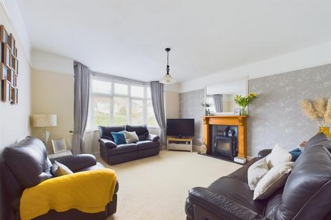 27 Barnwood Avenue, Gloucester, GL4 3AB