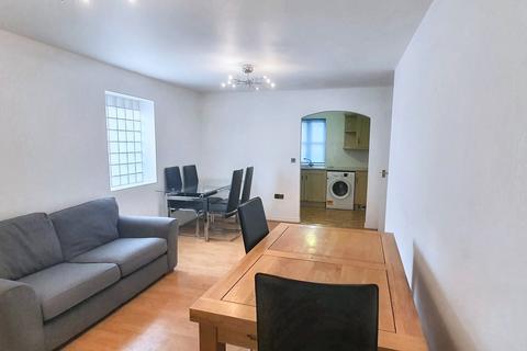 Flat to rent, Reid Close, Hayes UB3