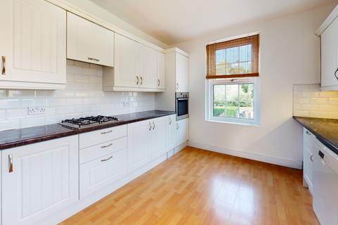 3 bedroom maisonette to rent, Pond Road Blackheath SE3