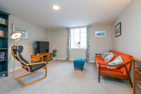 16/25 Chapel Lane, Edinburgh, EH6 6SG