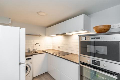 16/25 Chapel Lane, Edinburgh, EH6 6SG