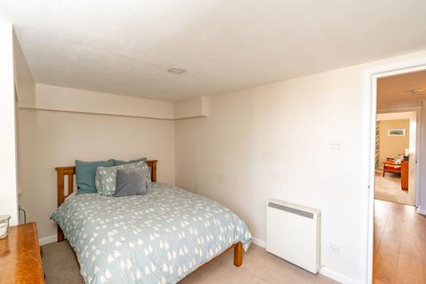 16/25 Chapel Lane, Edinburgh, EH6 6SG