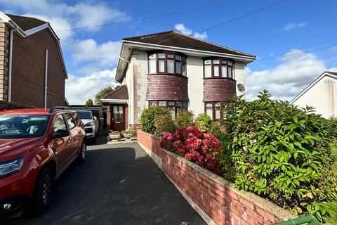 4 bedroom detached house for sale, 9 Hendre Road, Llangennech, Llanelli SA14