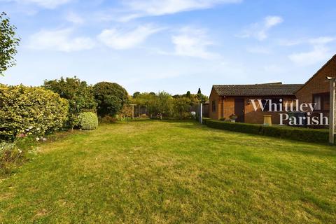 3 bedroom detached bungalow for sale, Brewsters, Norwich NR16