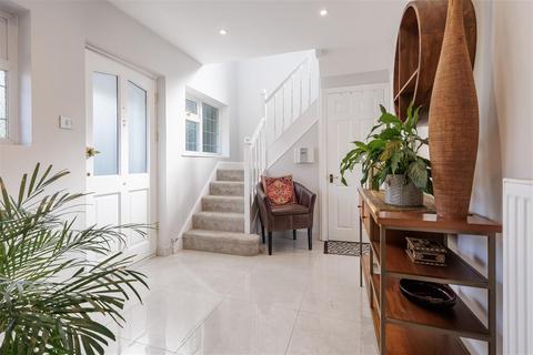 28 Station Road, Epping, CM16 4HN