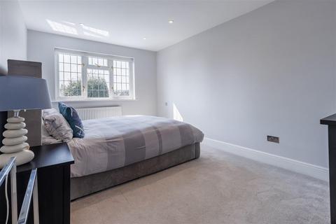 28 Station Road, Epping, CM16 4HN
