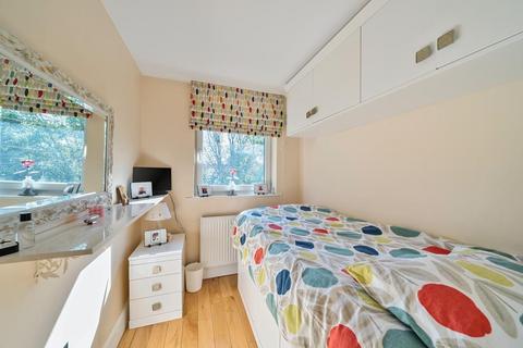 4 bedroom terraced house for sale, Chaucer Close,  London,  N11