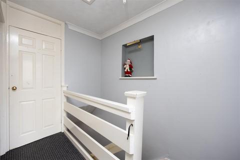 3 bedroom terraced house for sale, Smithywell Close, Trowbridge