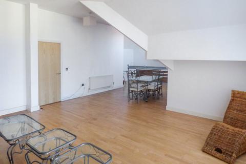 2 bedroom flat to rent, Apt 18 Dain Court, B29 6BD