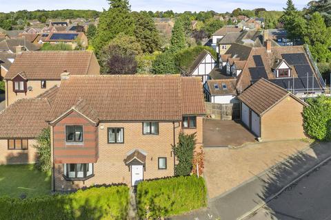 4 bedroom detached house for sale, Constable Drive, Barton Seagrave, NN15