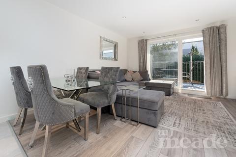 1 bedroom flat for sale, Merriam Close, Highams Park, E4