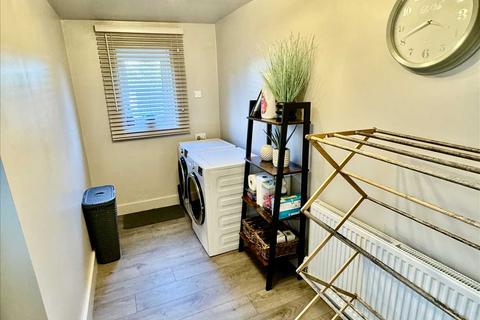 70 Vicarage Road, Wednesfield, Wolverhampton, WV11 1SF