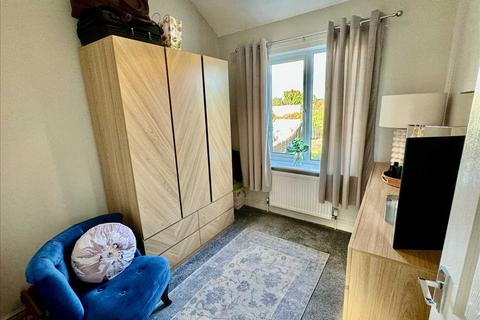 70 Vicarage Road, Wednesfield, Wolverhampton, WV11 1SF