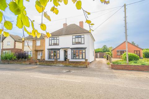 3 bedroom detached house for sale, Louth Road, Horncastle, LN9