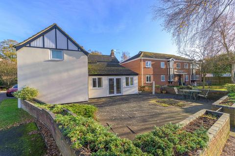 2 bedroom ground floor flat for sale, Oaklands, Woodhall Spa, LN10