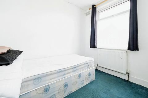 6 Fallaize Avenue, Ilford, IG1 2EF