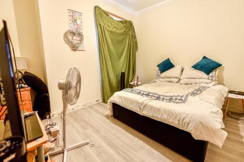4 Cardonnel Road, Neath, SA10 6DE