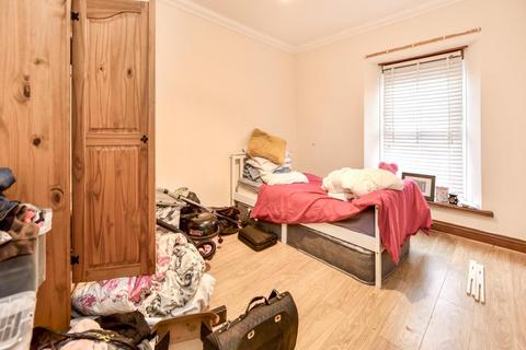 4 Cardonnel Road, Neath, SA10 6DE