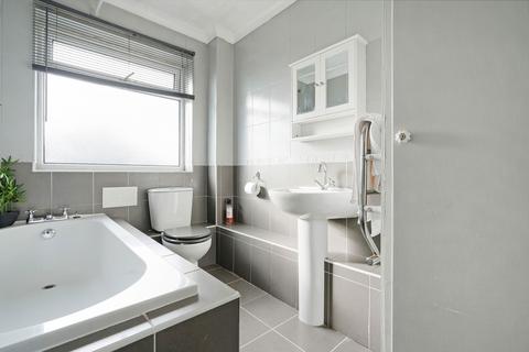 8 Binsted Gardens, Sheffield, S5 8NU
