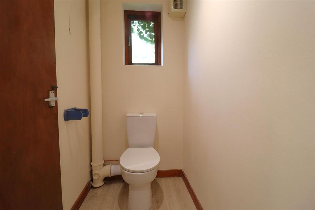 Toilet.JPG