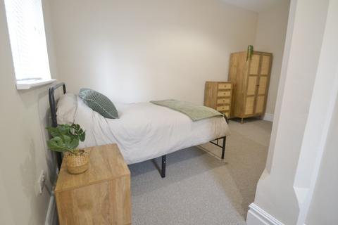 2 bedroom flat to rent, Musters Road, West Bridgford NG2