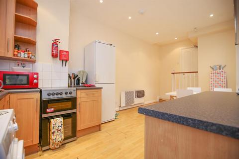 4 bedroom maisonette to rent, Newlands Road, Newcastle Upon Tyne NE2