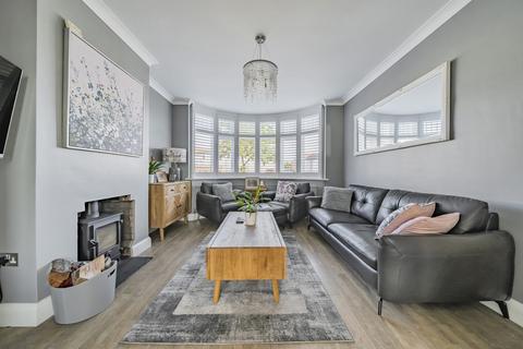 97 Midhurst Hill, Bexleyheath, DA6 7NL