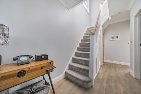 97 Midhurst Hill, Bexleyheath, DA6 7NL