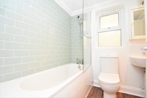 2 bedroom flat to rent, Clarendon Road, Southsea PO4