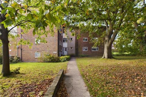 2 bedroom flat for sale, Highams Hill, Gossops Green RH11