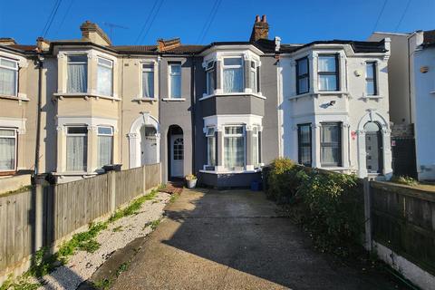 3 bedroom house for sale, Balfour Road, Ilford - COMMONWEALTH ESTATE