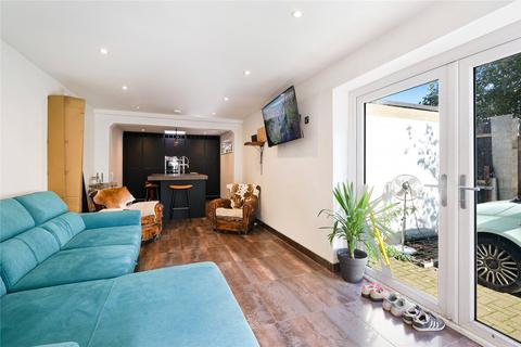 2 bedroom end of terrace house to rent, St. Frideswides Mews, London, E14